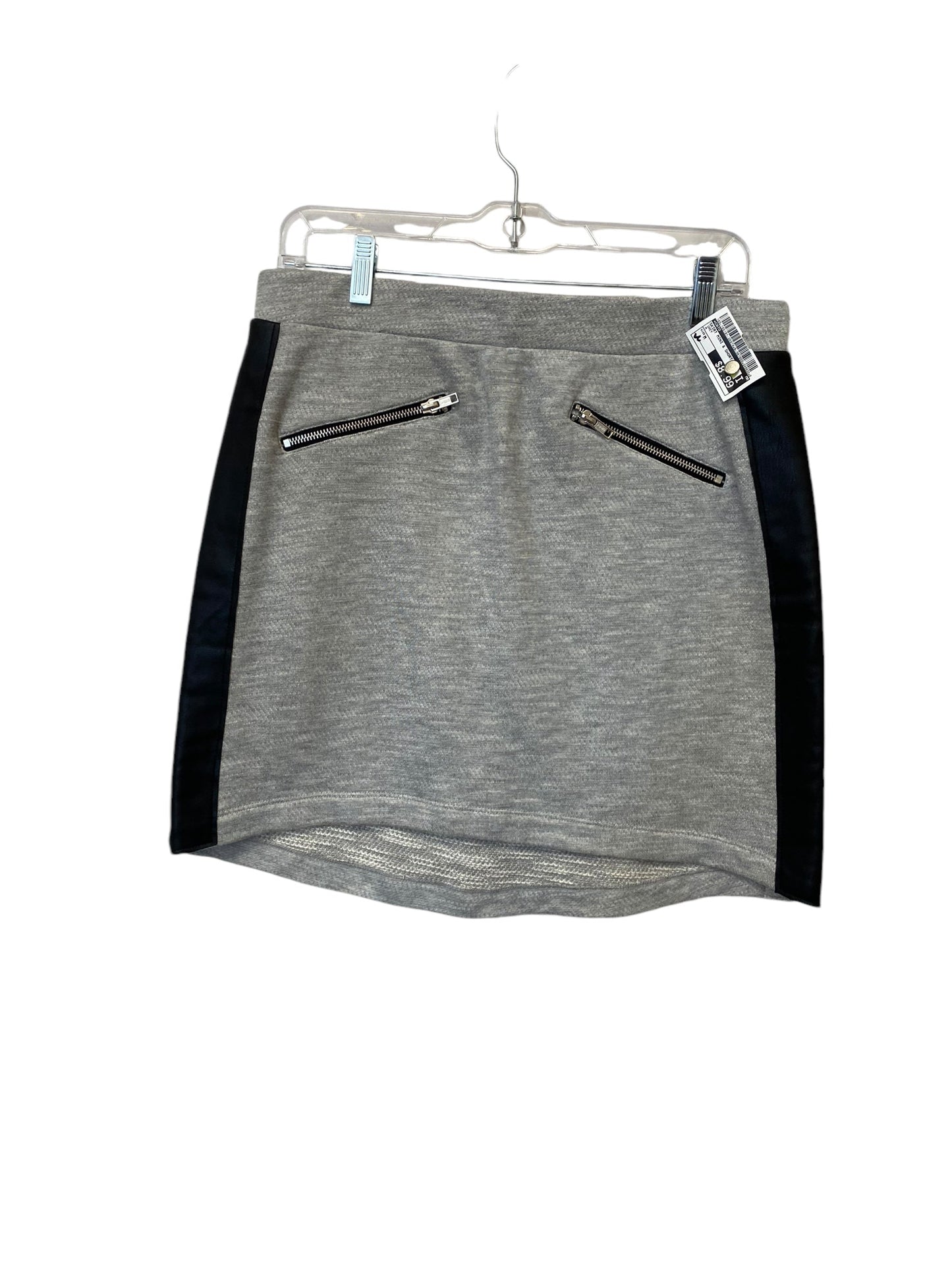 Skirt Mini & Short By Cato In Grey, Size: M