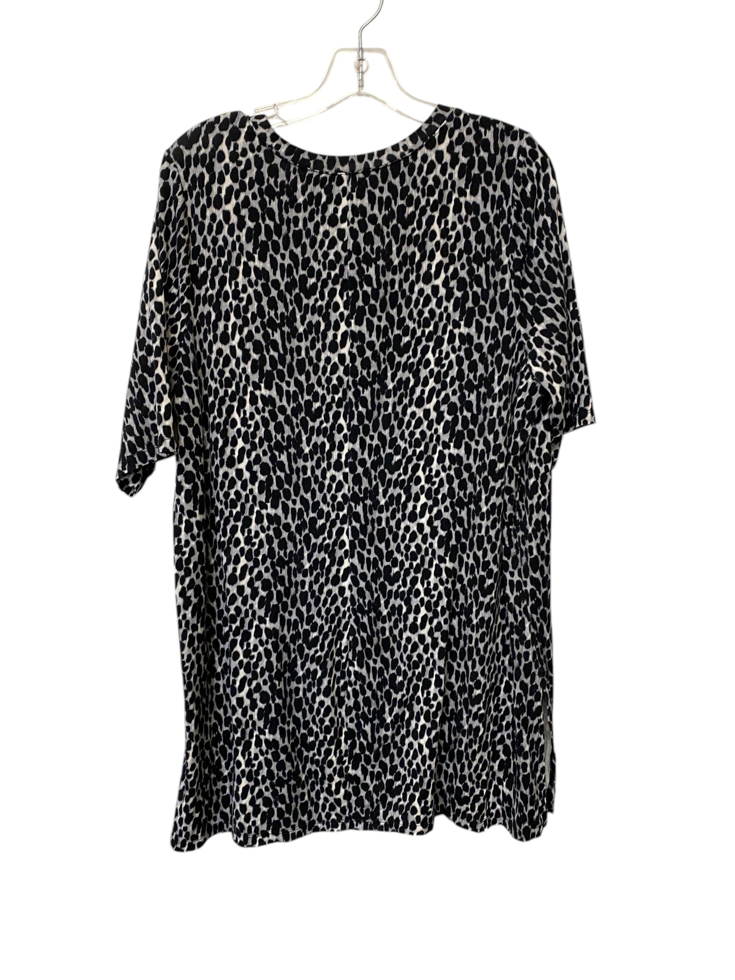 Top Short Sleeve By Torrid In Animal Print, Size: 2