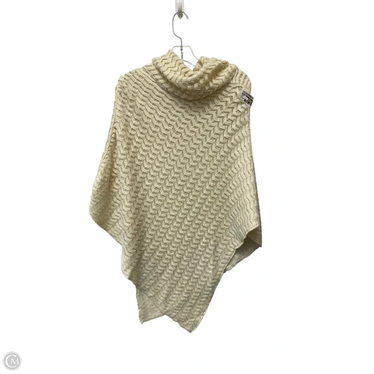 Poncho By Steve Madden In Cream, Size: Osfm
