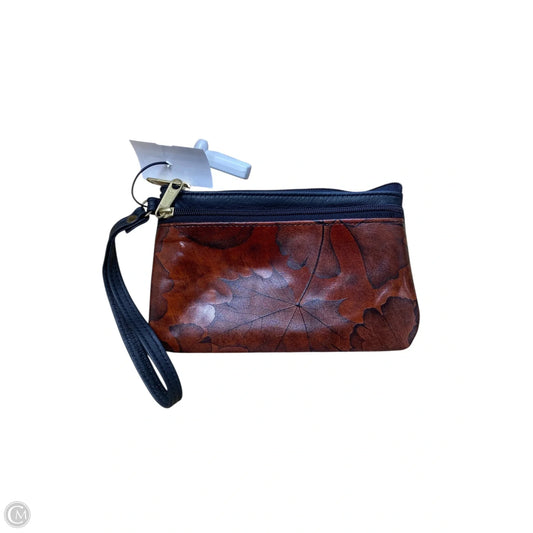 Wristlet By Cmf, Size: Small