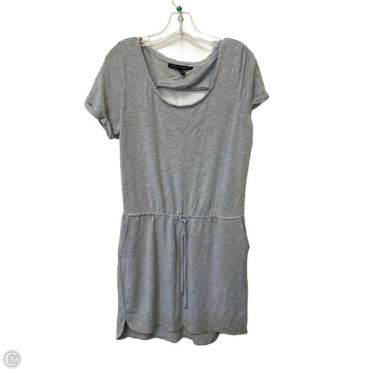 Dress Casual Short By White House Black Market In Grey, Size: M