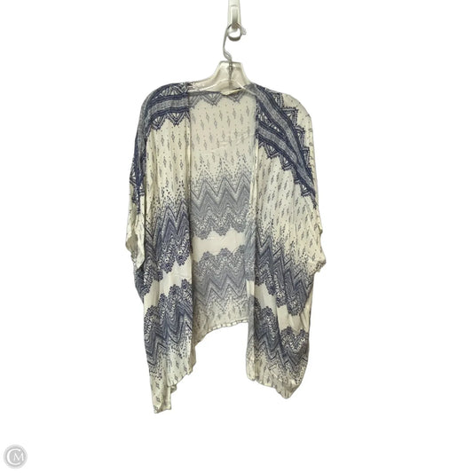 Shawl By Blu Pepper In Blue & White, Size: S