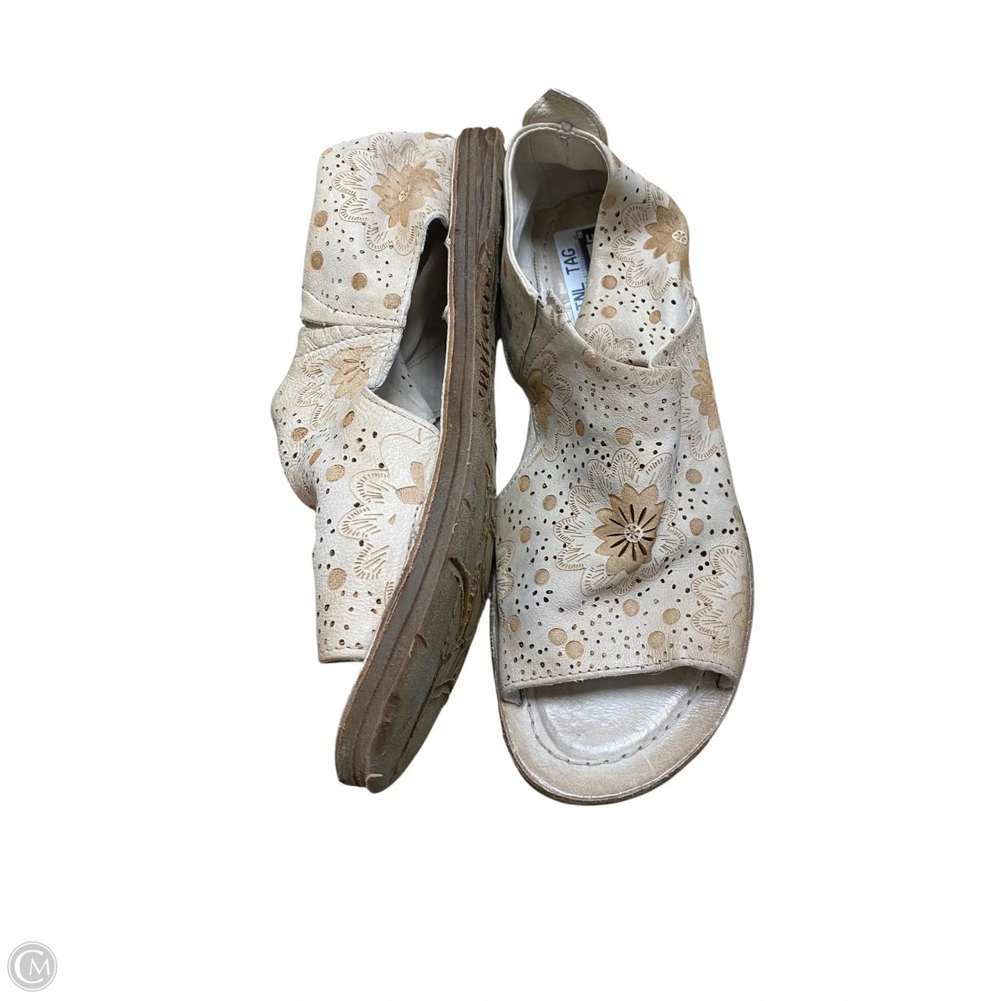 Shoes Flats By Cma In Cream, Size: 8
