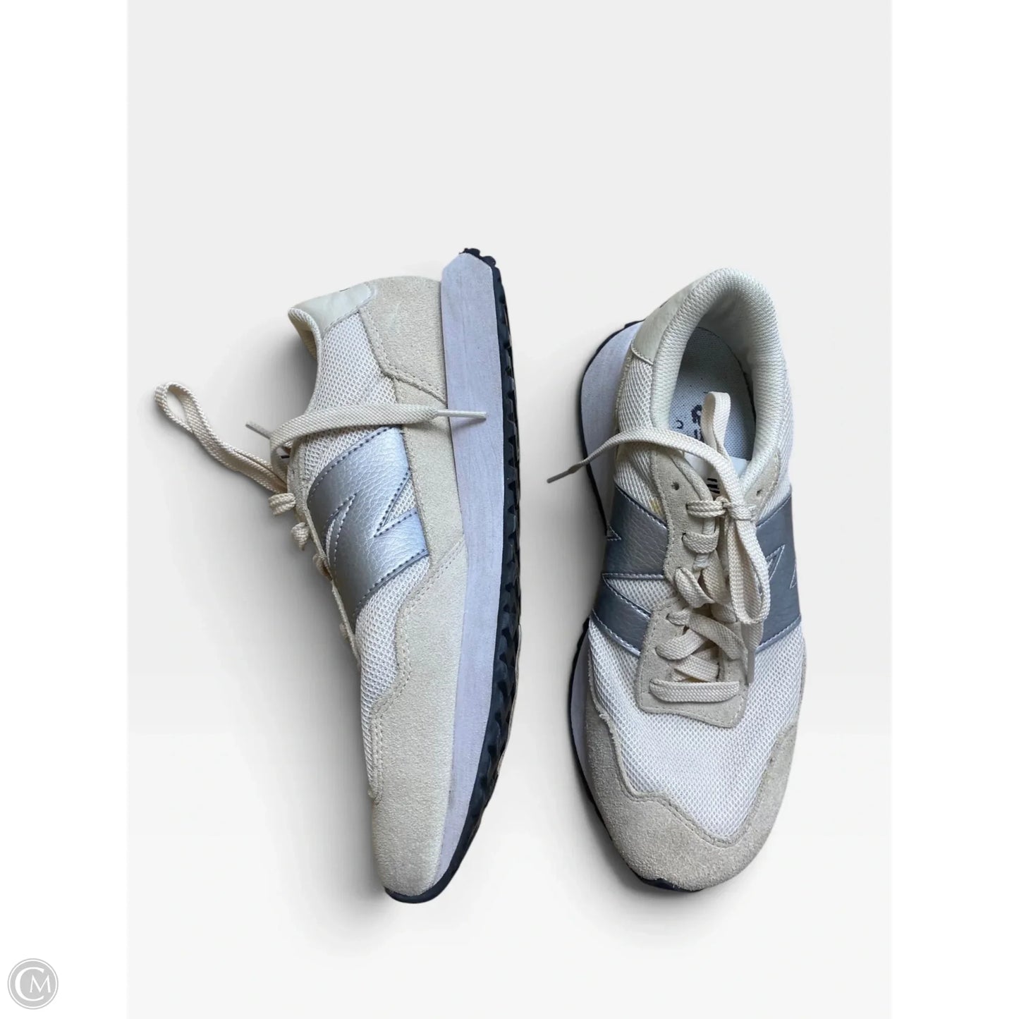 Shoes Athletic By New Balance In Cream, Size: 9