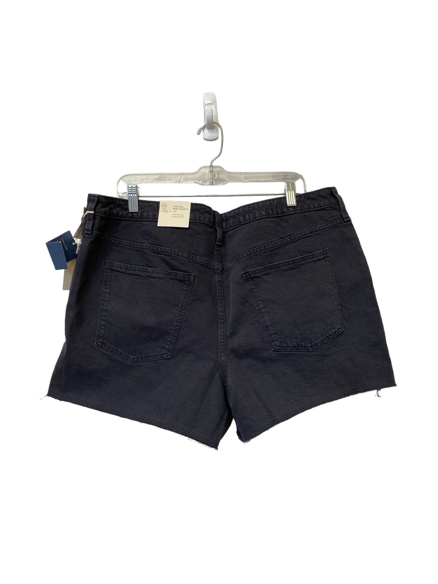 Shorts By Universal Thread  Size: 18