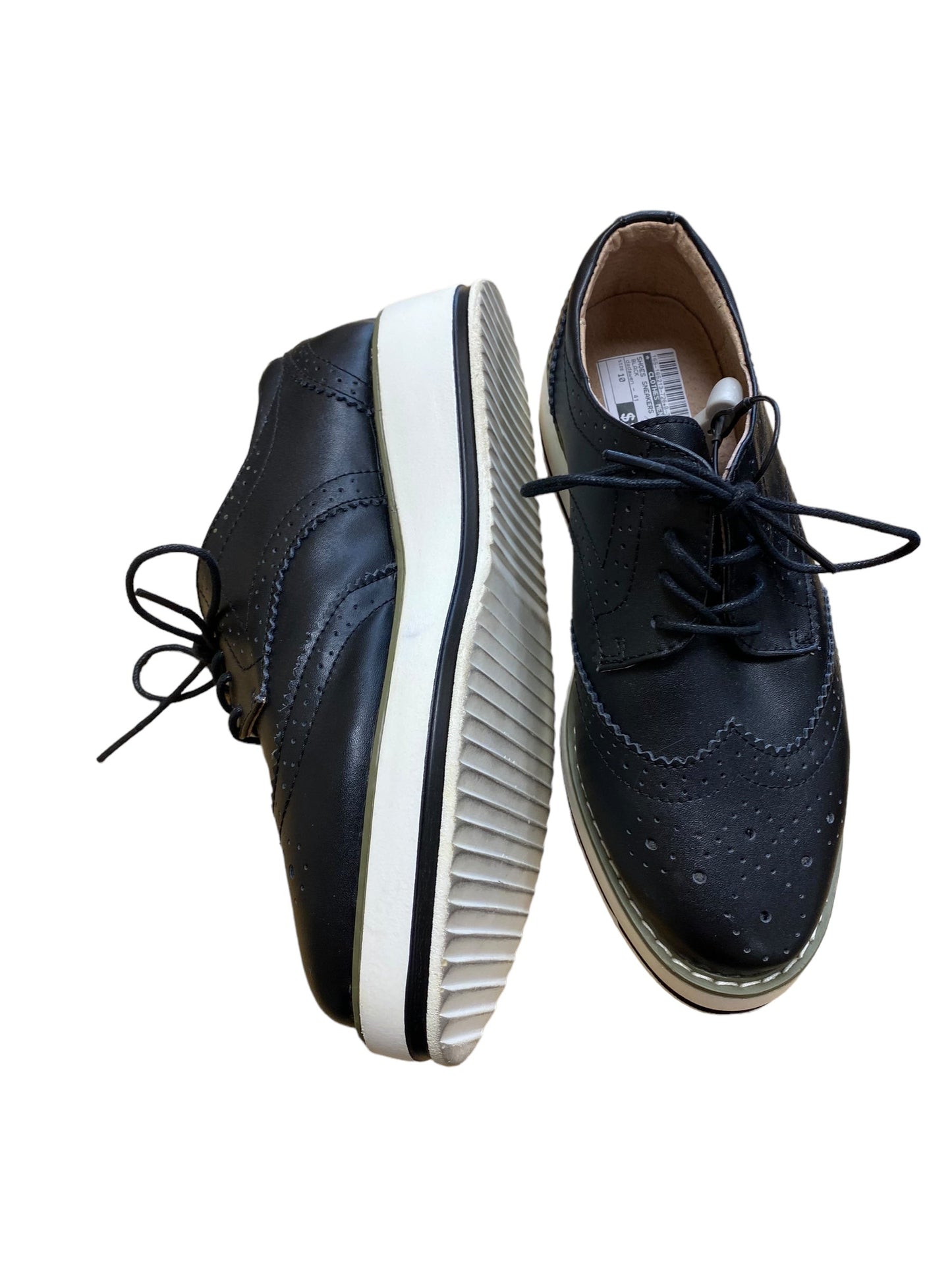 Black Shoes Sneakers Clothes Mentor, Size 10