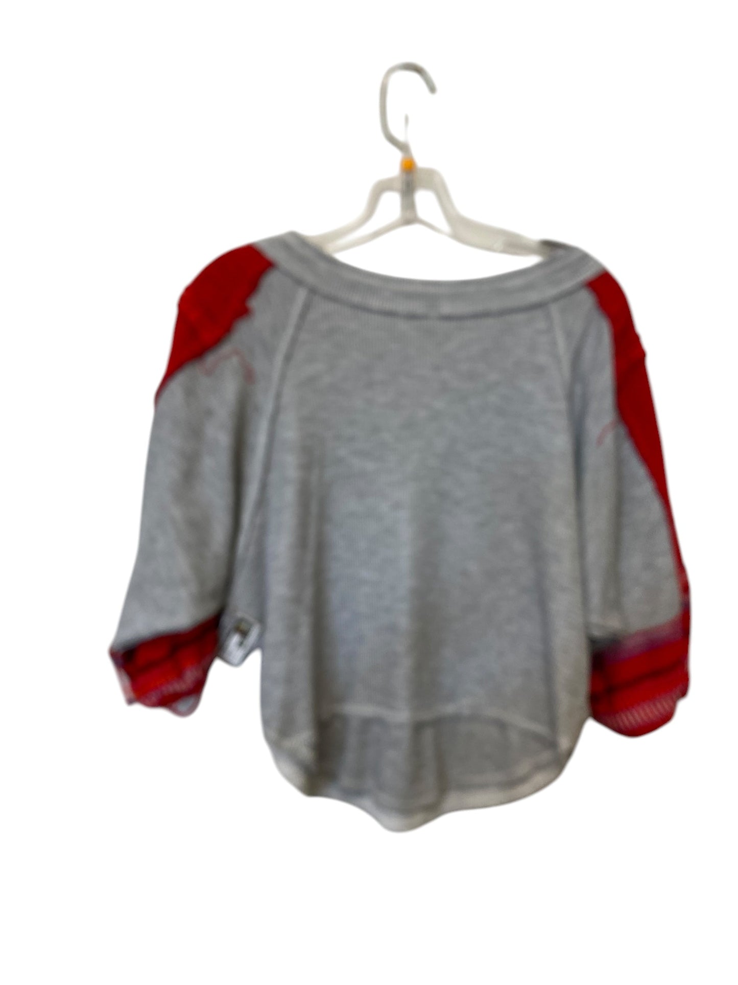 Top Long Sleeve By We The Free In Grey & Red, Size: Xs