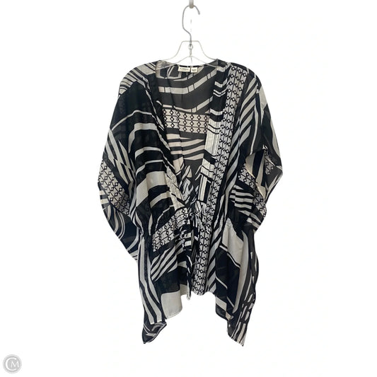 Shawl By Cato In Black & White, Size: 22