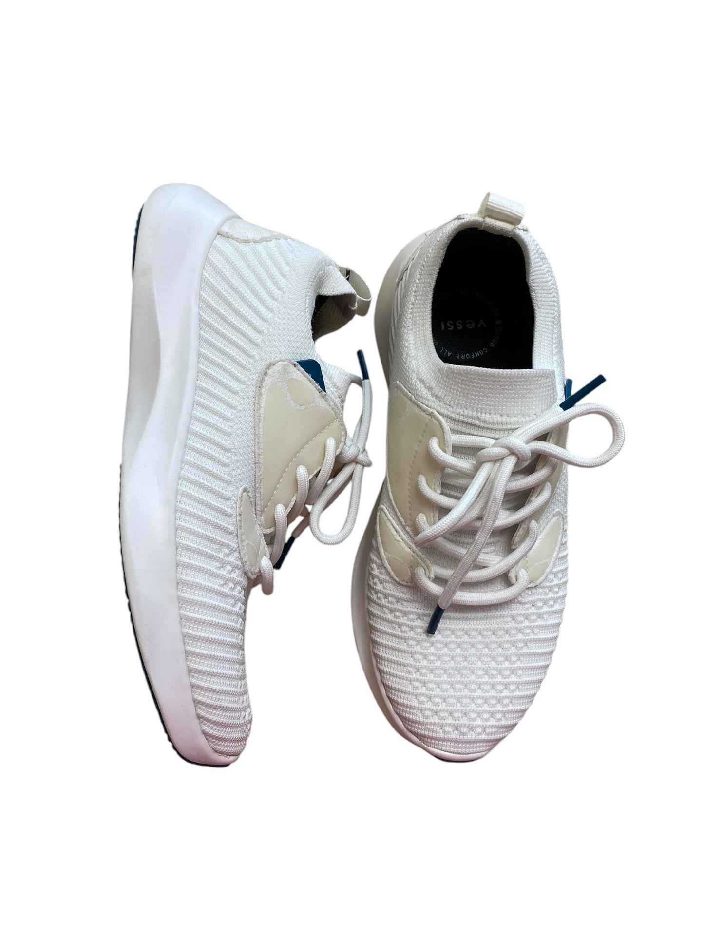 Shoes Athletic By Clothes Mentor In White, Size: 5