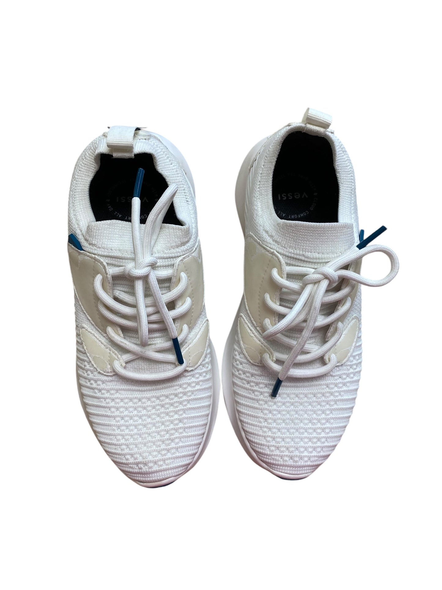 Shoes Athletic By Clothes Mentor In White, Size: 5