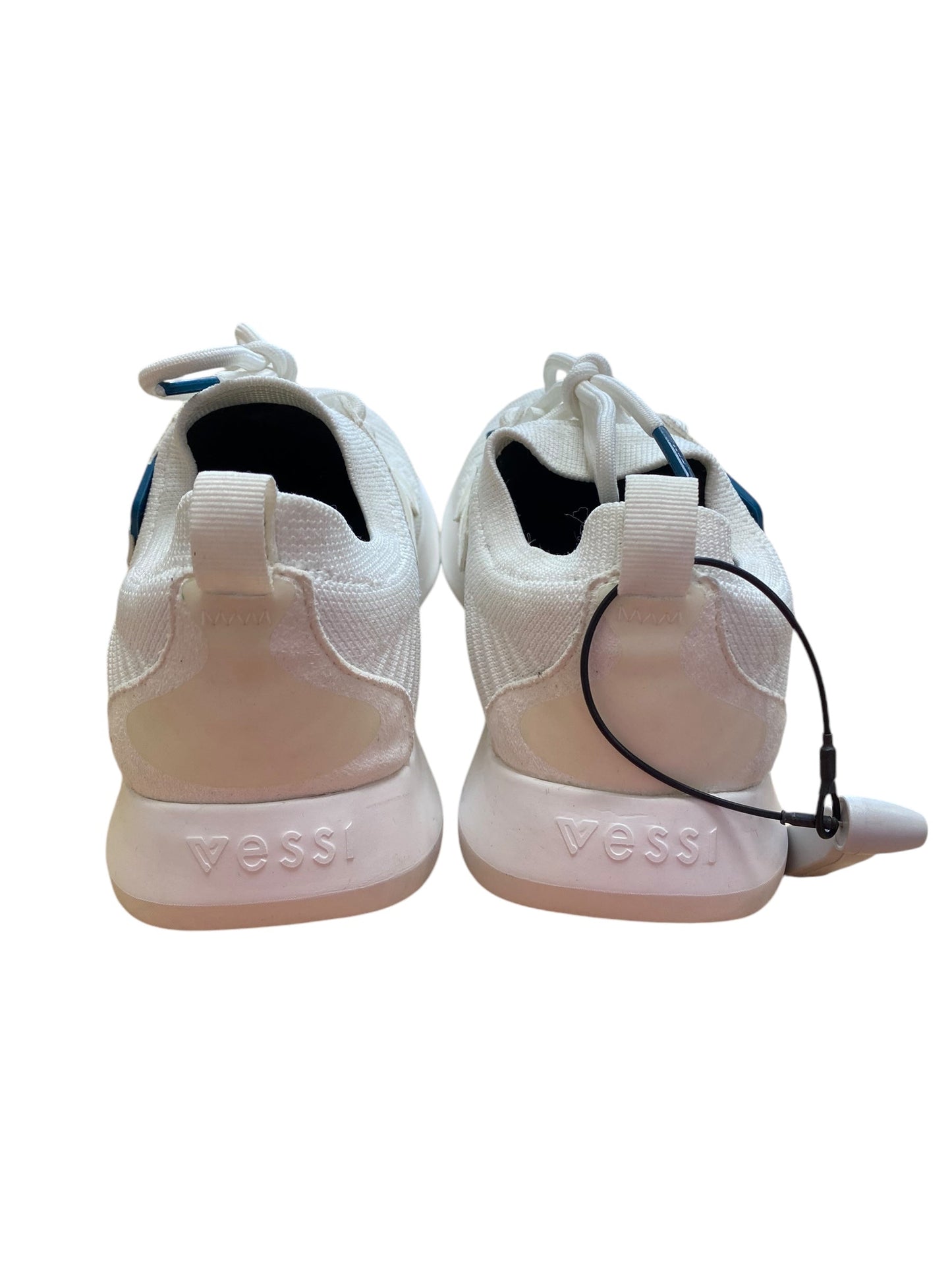 Shoes Athletic By Clothes Mentor In White, Size: 5