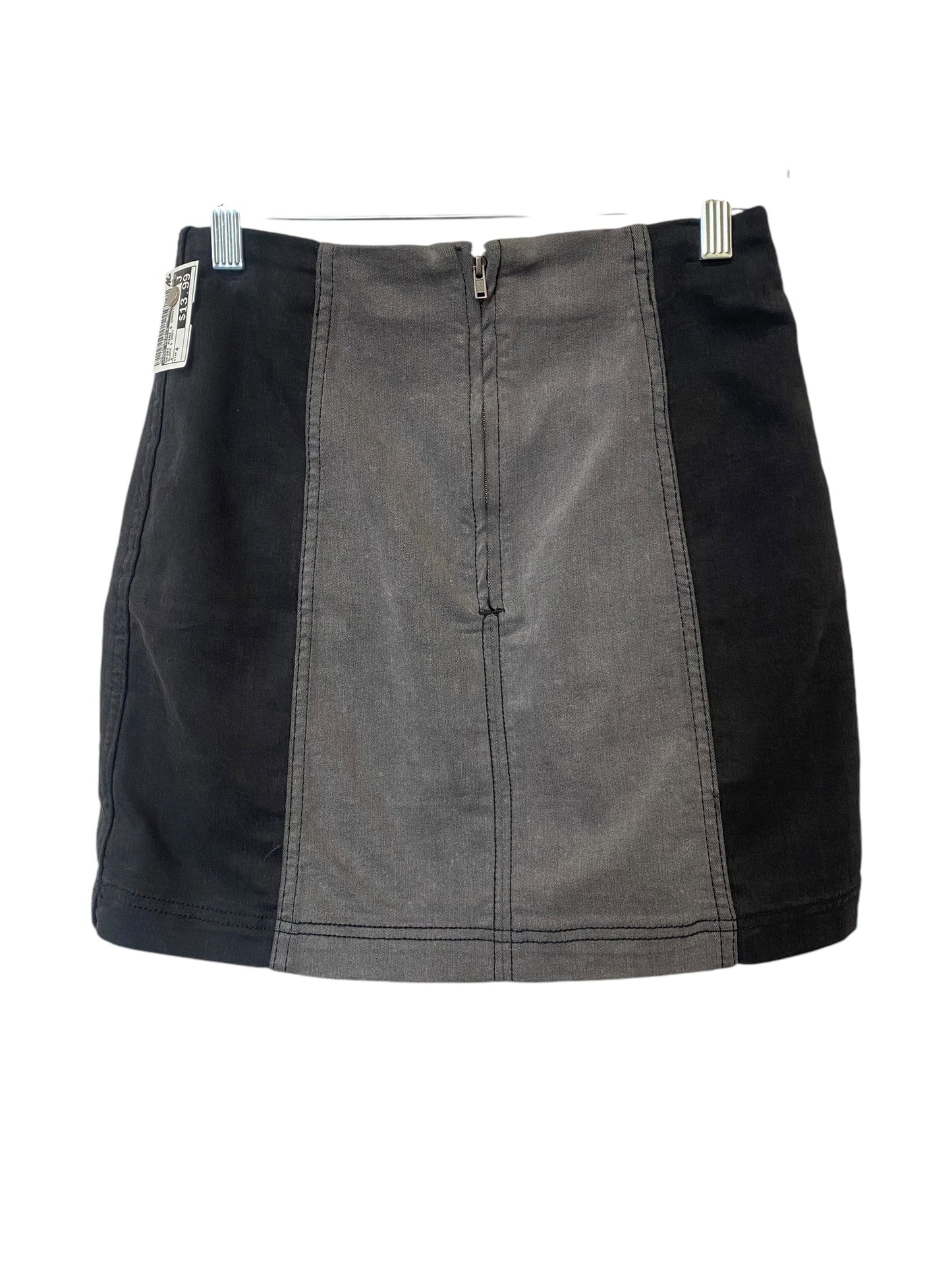 Skirt Mini & Short By Free People In Black & Grey, Size: 4