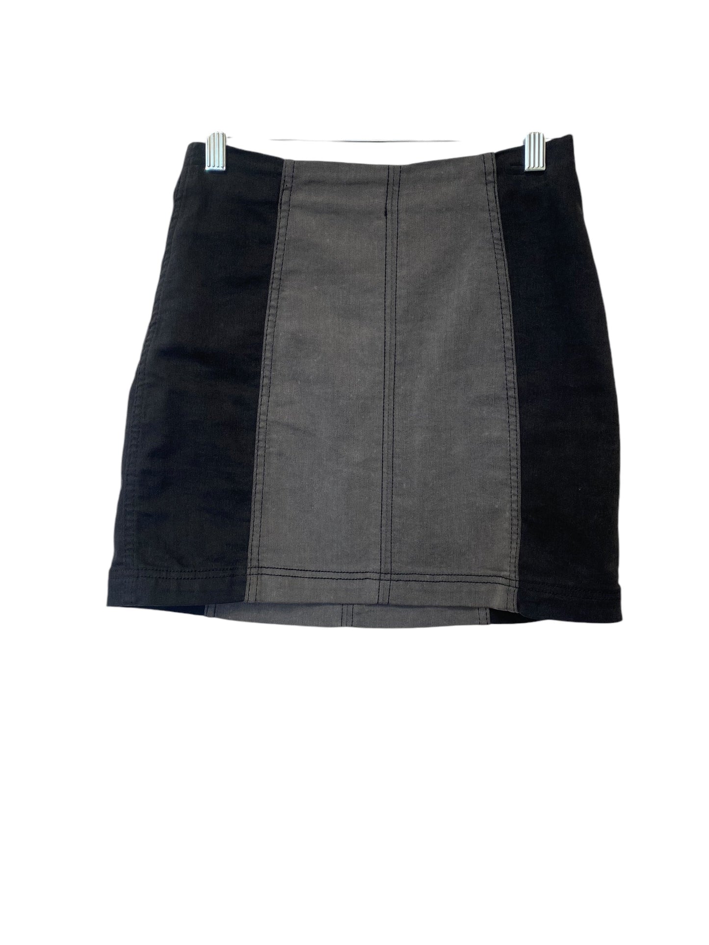 Skirt Mini & Short By Free People In Black & Grey, Size: 4