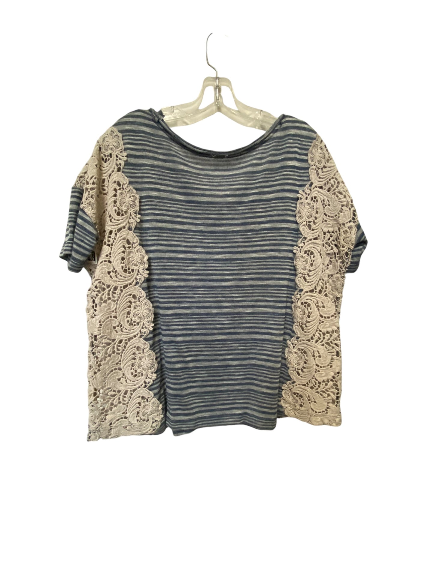 Top Short Sleeve By We The Free In Striped Pattern, Size: M