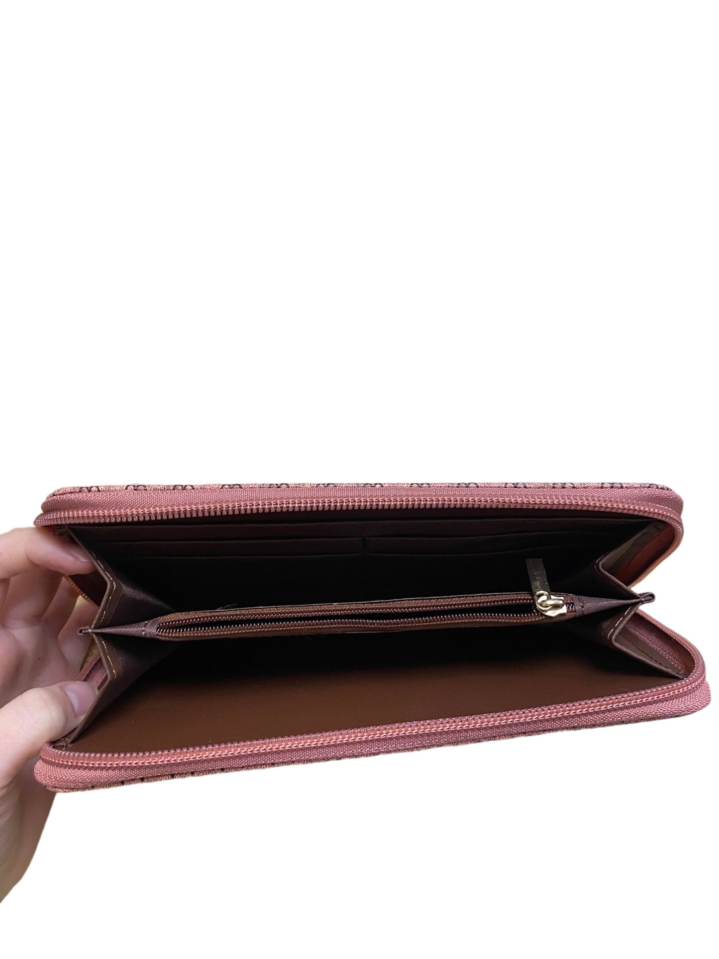 Wallet By Clothes Mentor  Size: Medium