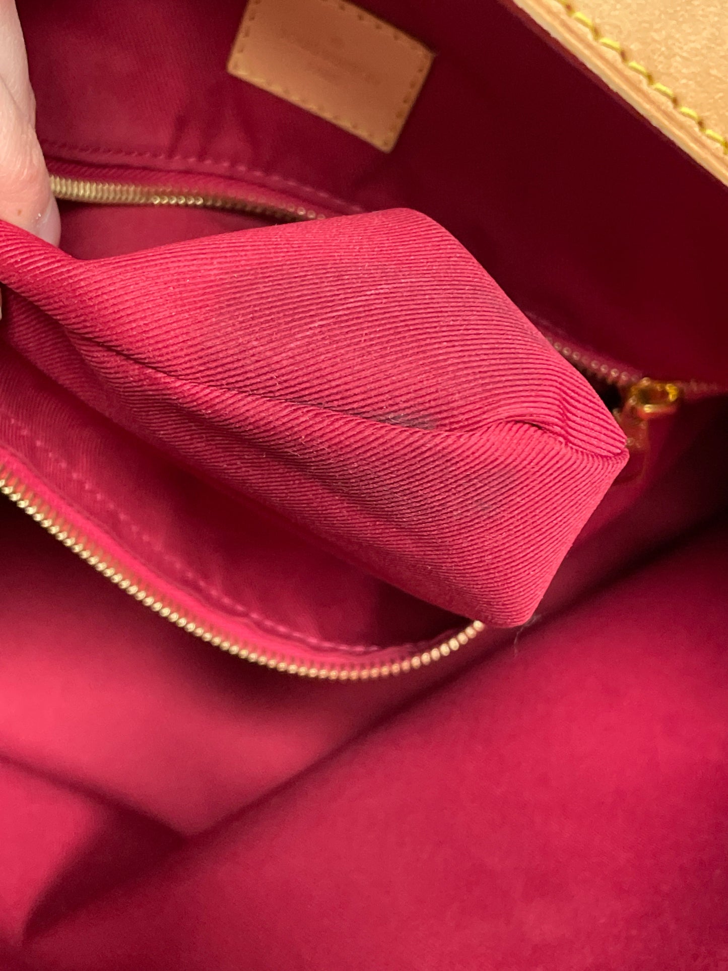 Handbag Luxury Designer By Louis Vuitton, Size: Large