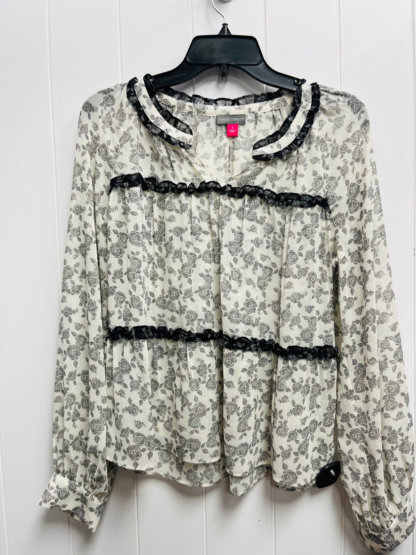 Top Long Sleeve By Vince Camuto In Black & White, Size: S