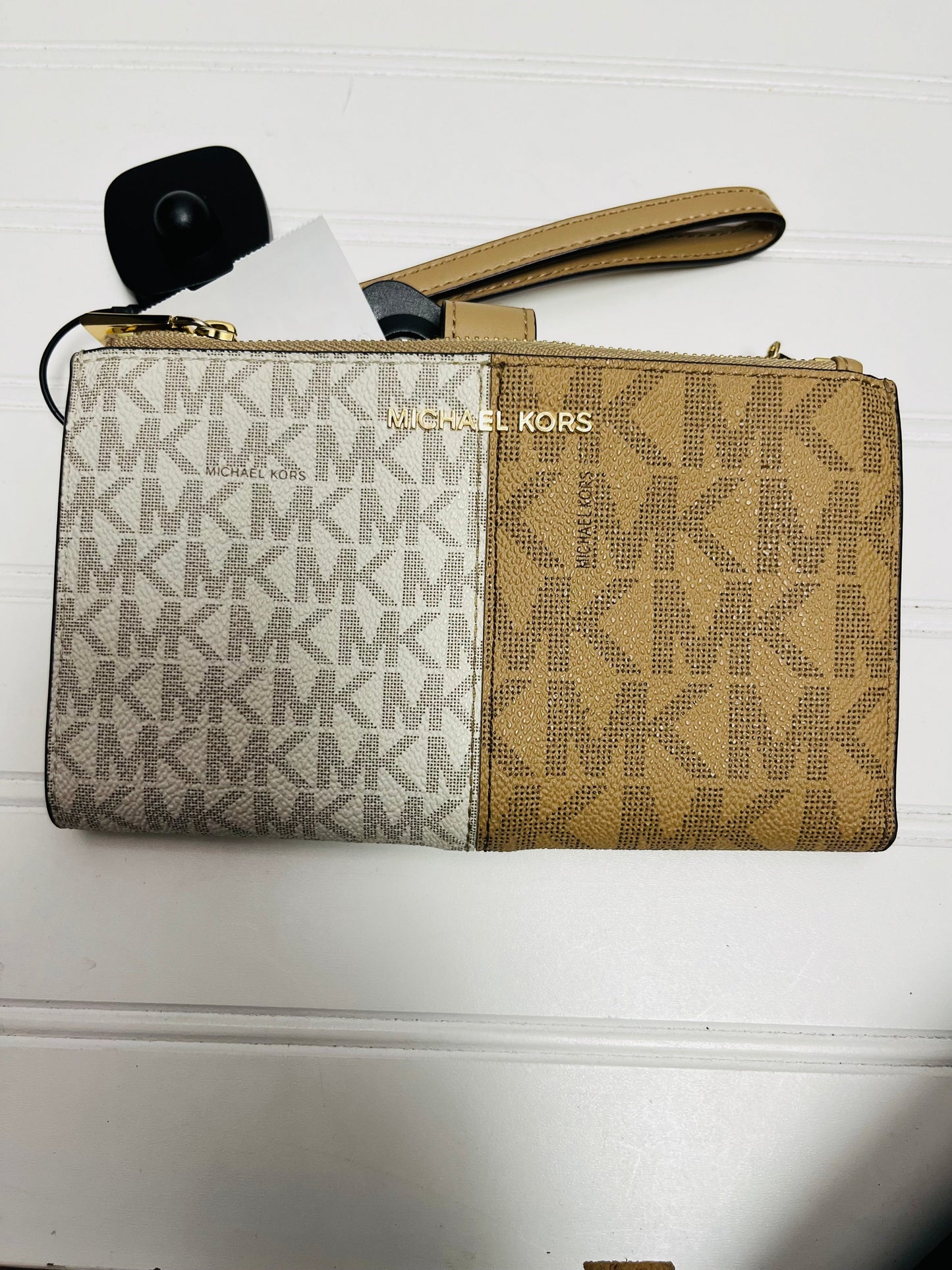 Wristlet Designer Michael Kors, Size Medium