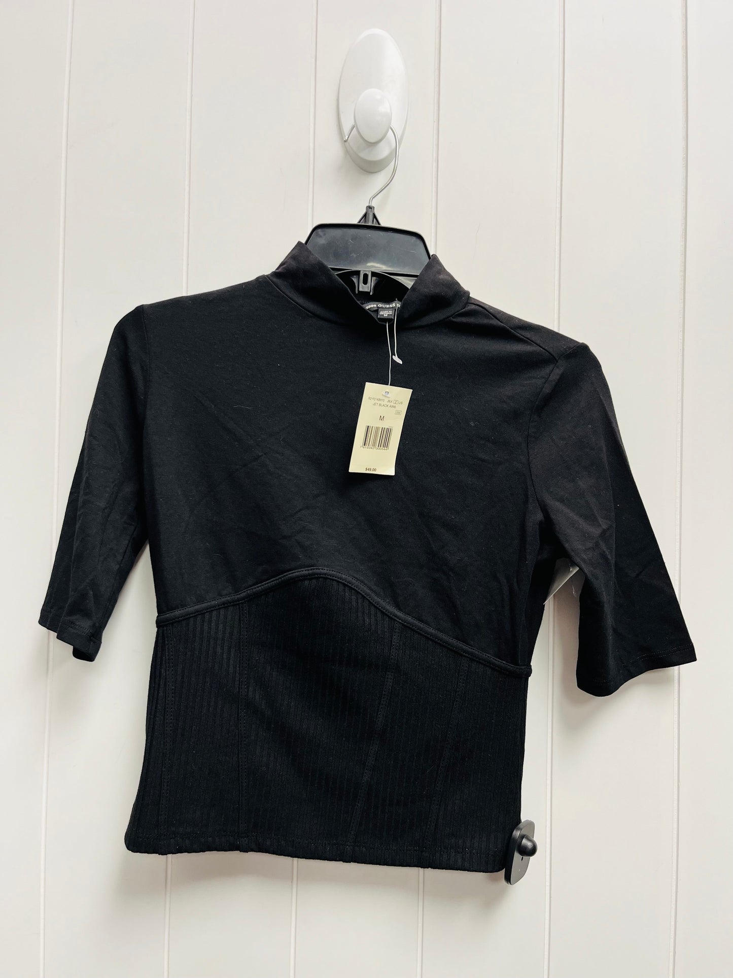 Top Short Sleeve By Guess In Black, Size: M