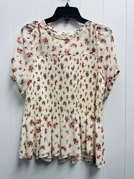 Top Short Sleeve By Torrid In Cream & Red, Size: 1x