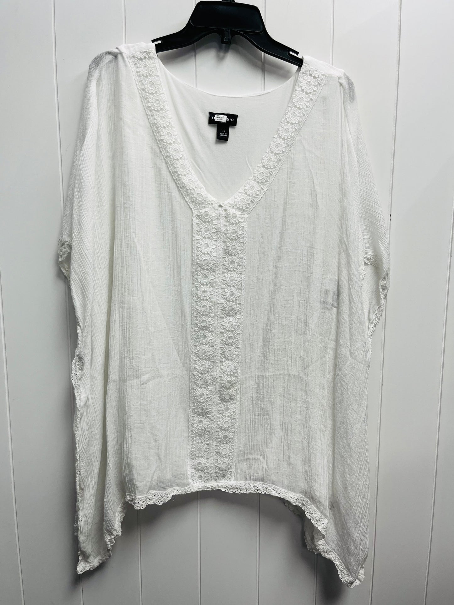 Top Short Sleeve By In Studio In White, Size: 3x