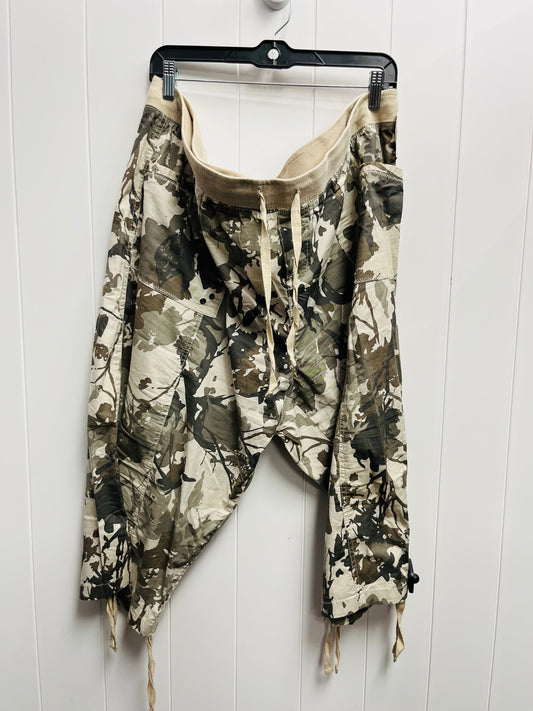 Capris By Clothes Mentor In Camouflage Print, Size: 2x