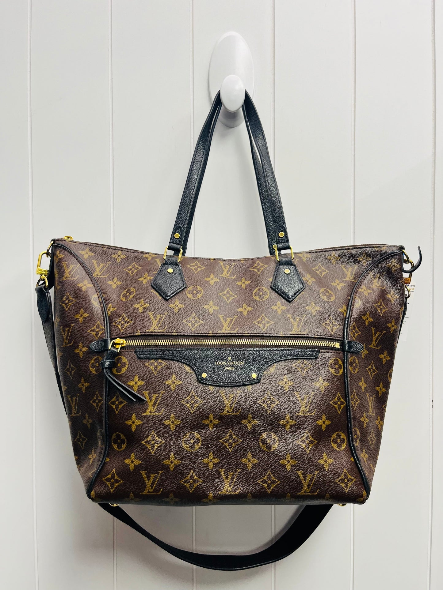 Crossbody Luxury Designer By Louis Vuitton, Size: Large