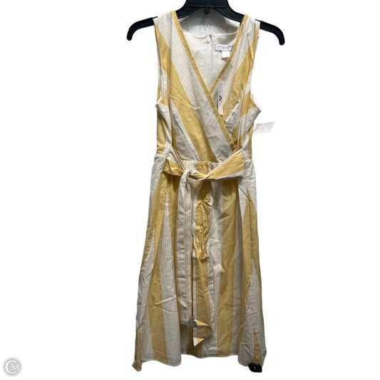 Dress Casual Short By Christopher And Banks In White & Yellow, Size: 10