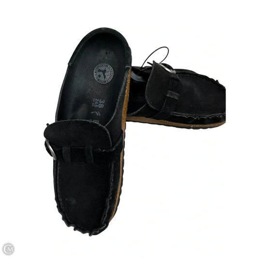 Shoes Flats By Birkenstock In Black, Size: 8