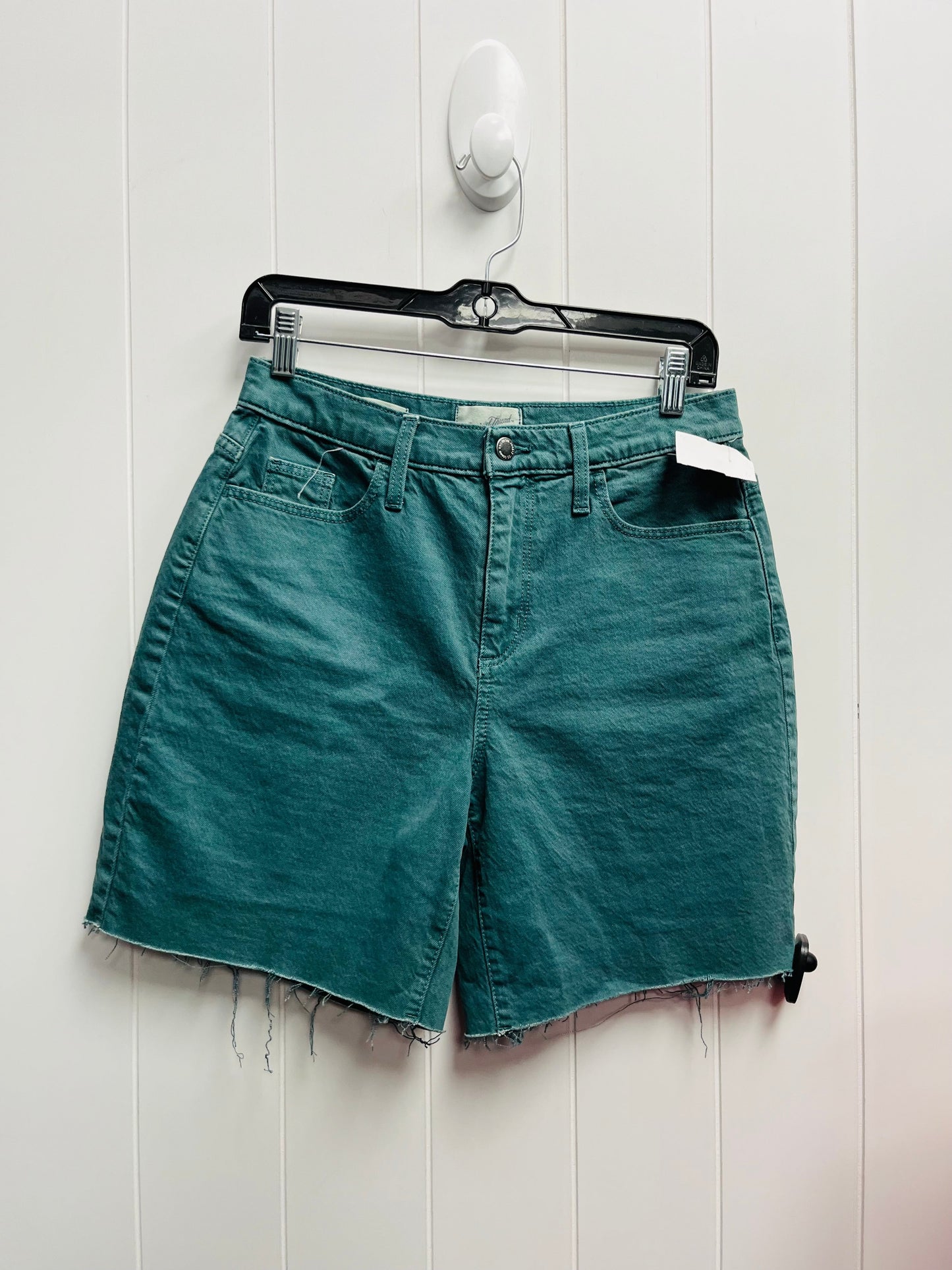 Green Shorts Universal Thread, Size 4