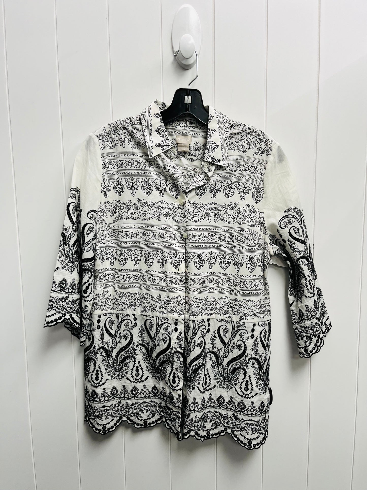 Top 3/4 Sleeve By Chicos In Black & White, Size: M