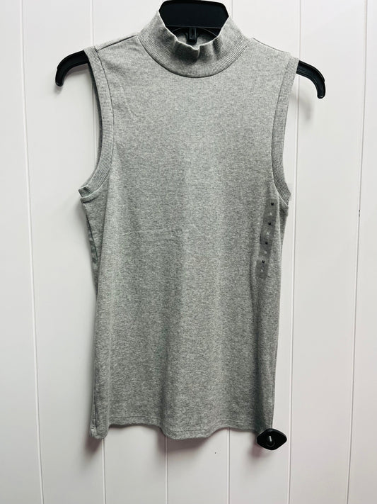 Top Sleeveless By Gap In Grey, Size: M