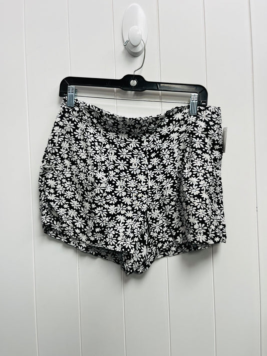 Black & White Shorts Loft, Size M