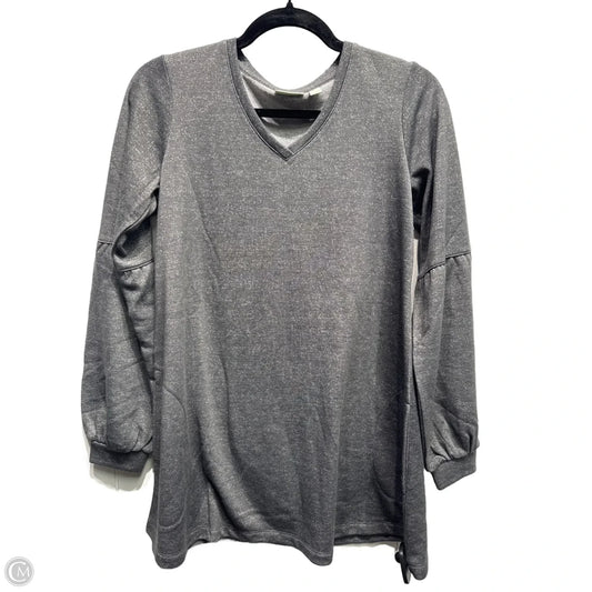 Top Long Sleeve By Logo In Grey, Size: Xs