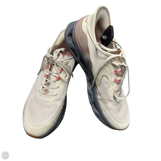 Shoes Sneakers By Skechers In Cream, Size: 11