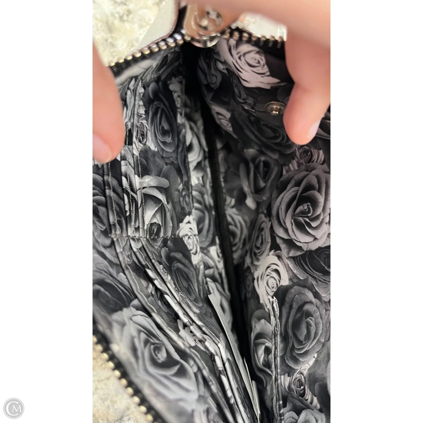 Wristlet By Adrienne Vittadini, Size: Medium