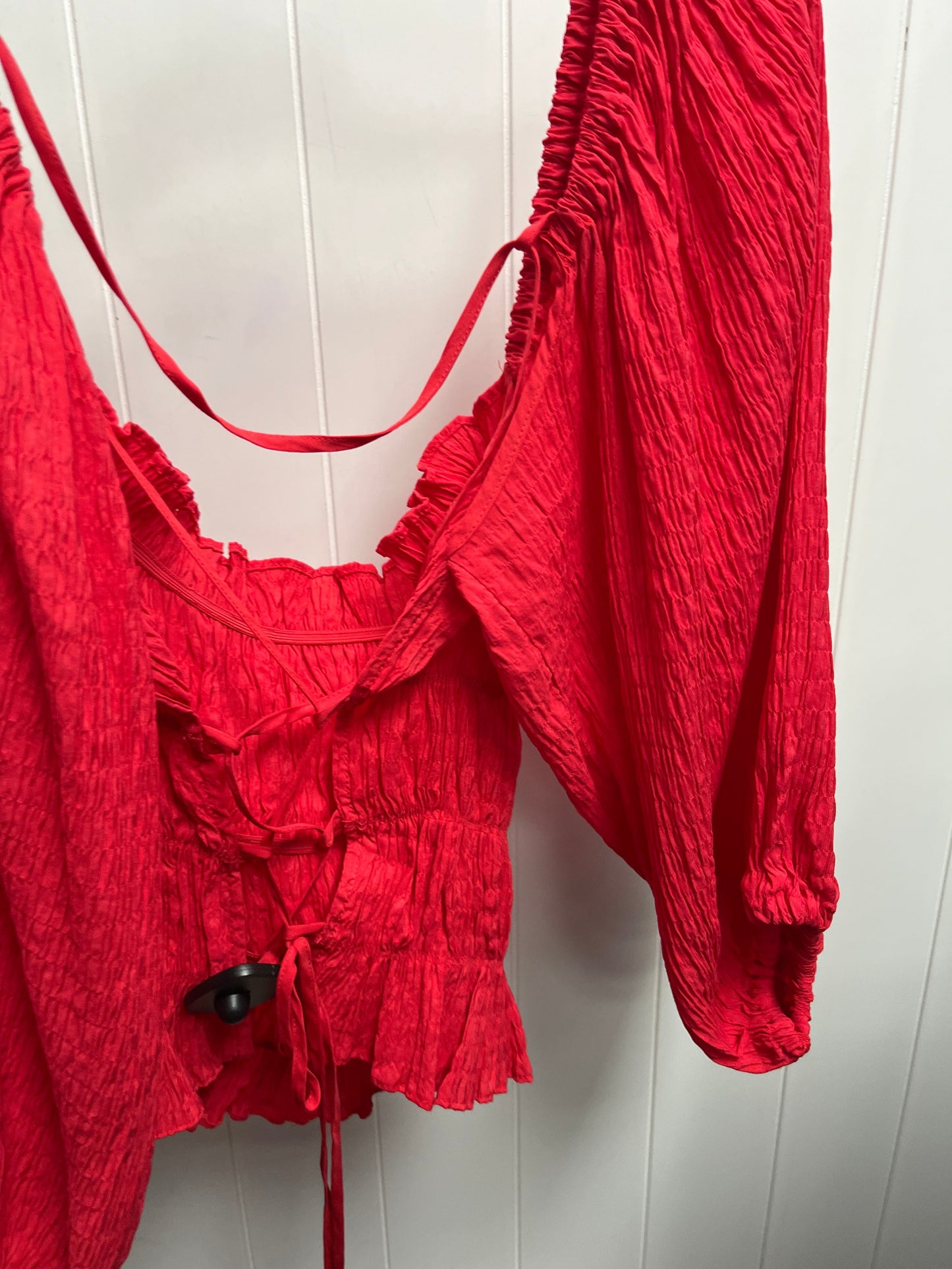 Blouse Long Sleeve By Urban Outfitters In Red, Size: L