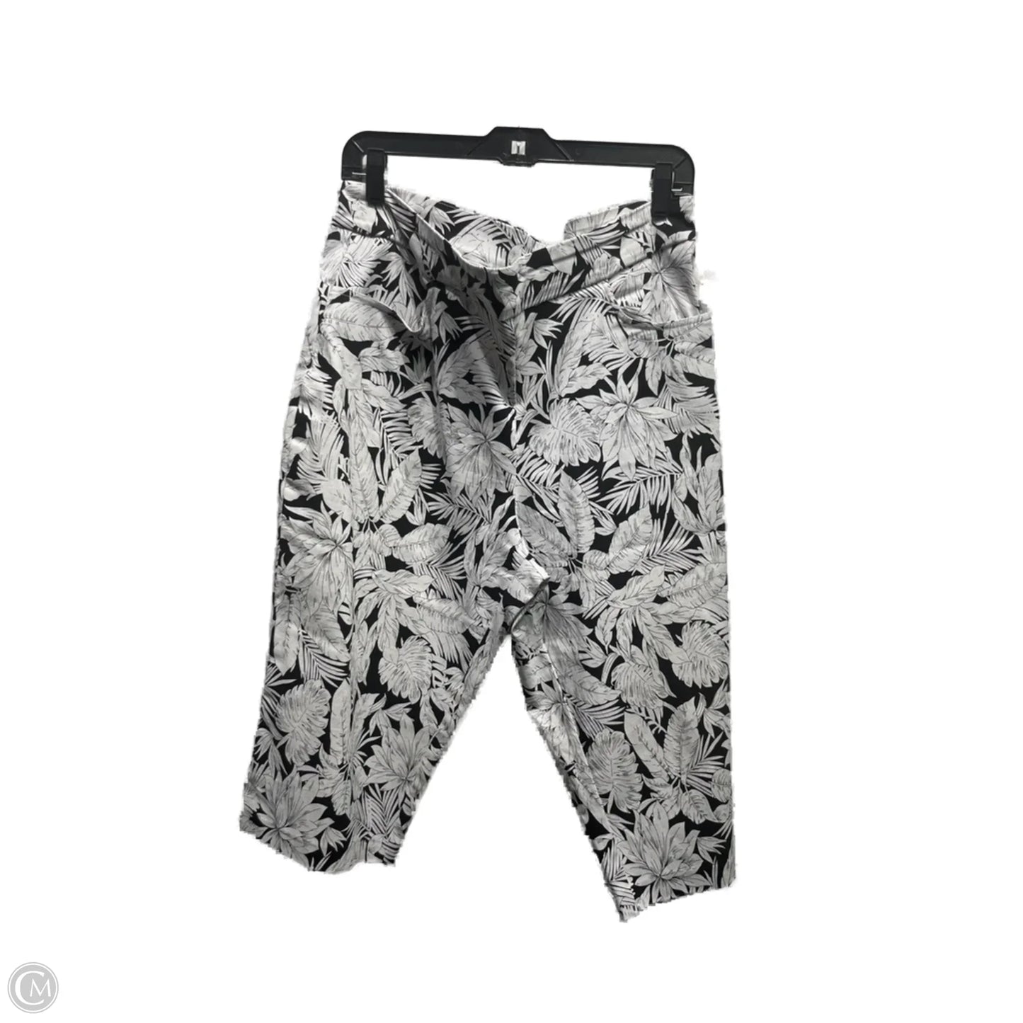 Capris By coconut row In Black & White, Size: 16