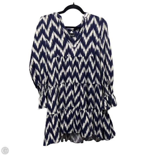 Dress Casual Short By Pomander Place In Blue & White, Size: M