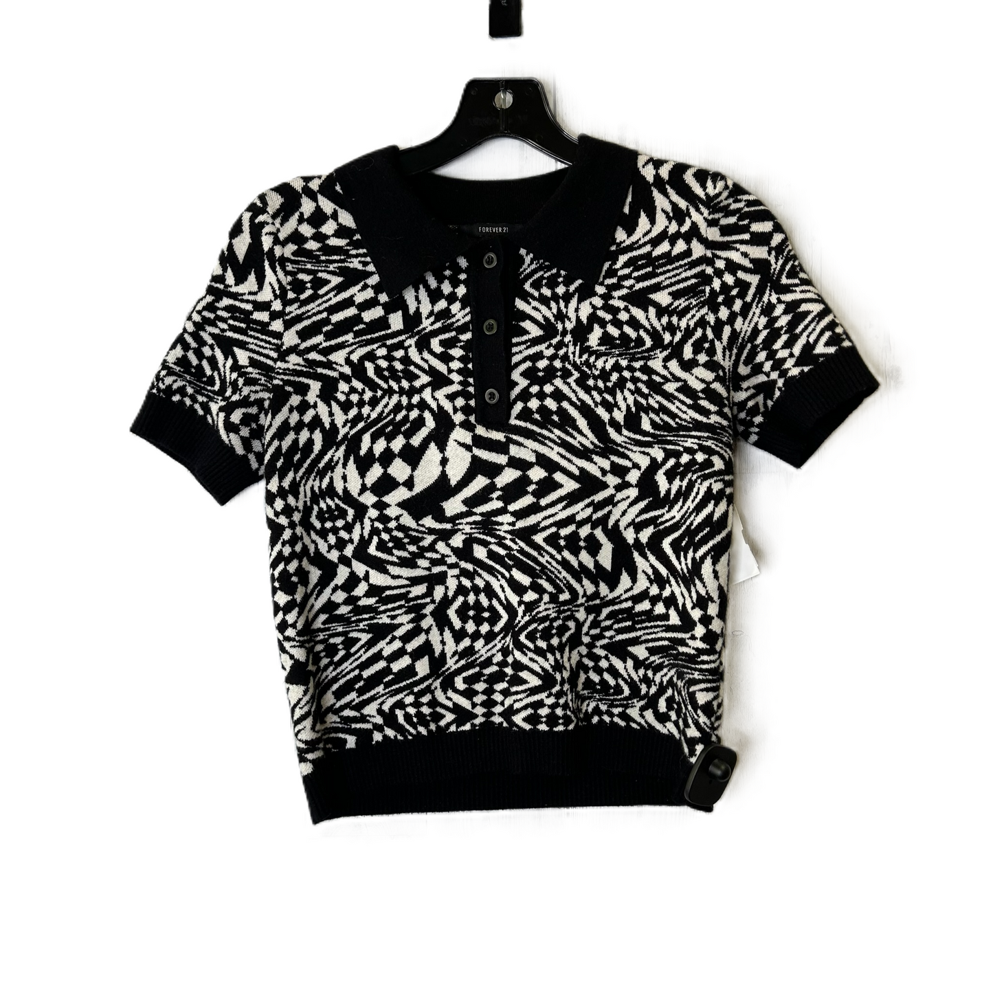 Top Short Sleeve By Forever 21 In Black, Size: S