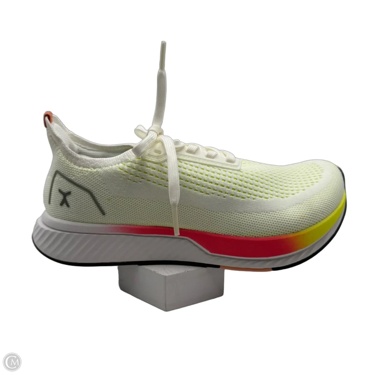 Shoes Athletic By Clothes Mentor In Yellow, Size: 7.5