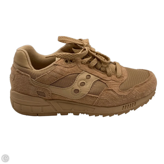 Shoes Sneakers By Saucony In Tan, Size: 6