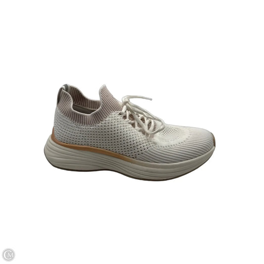 Shoes Athletic By Sofft In White, Size: 7