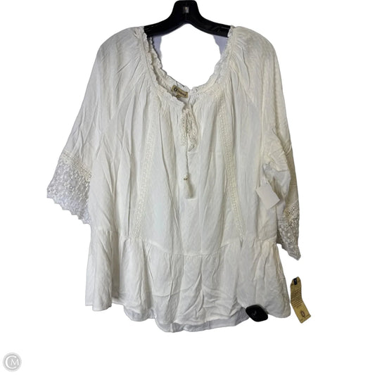 Top Short Sleeve By Democracy In White, Size: 2x