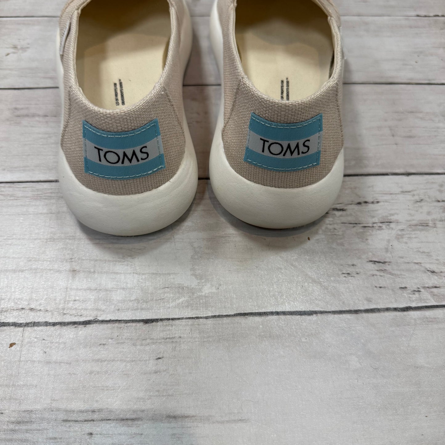 Shoes Flats By Toms In Cream, Size: 5.5