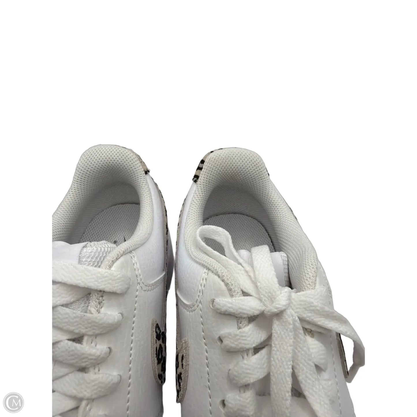 Shoes Sneakers By Nike In White, Size: 9