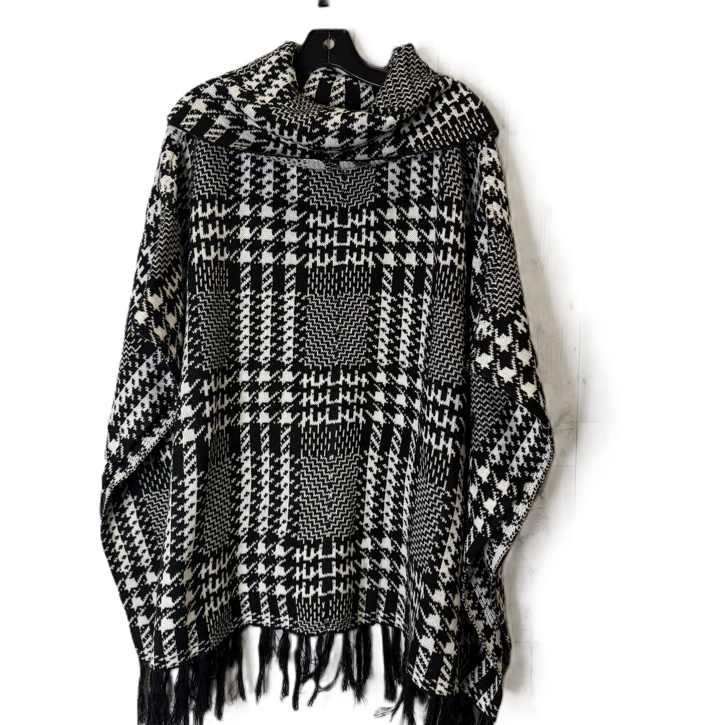 Poncho By Chicos In Black & White, Size: L