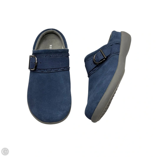 Shoes Flats By Revitalign In Navy, Size: 7