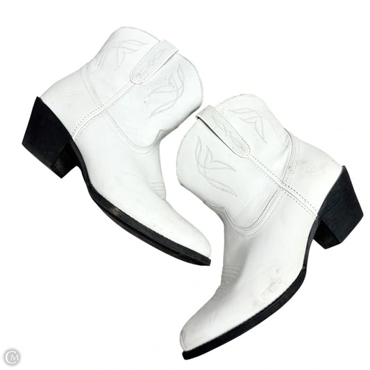 Boots Designer By Frye In Ivory, Size: 9