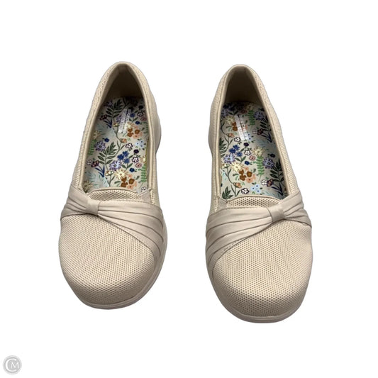Shoes Flats By Skechers In Beige, Size: 11
